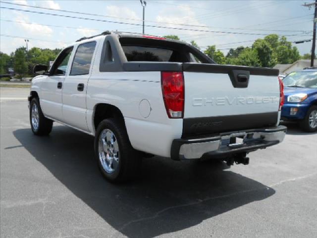 2004 Chevrolet Avalanche Crew Cab Amarillo 4X4
