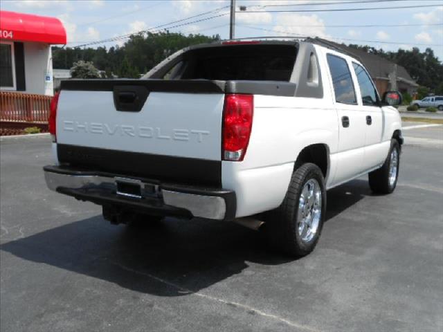 2004 Chevrolet Avalanche Crew Cab Amarillo 4X4