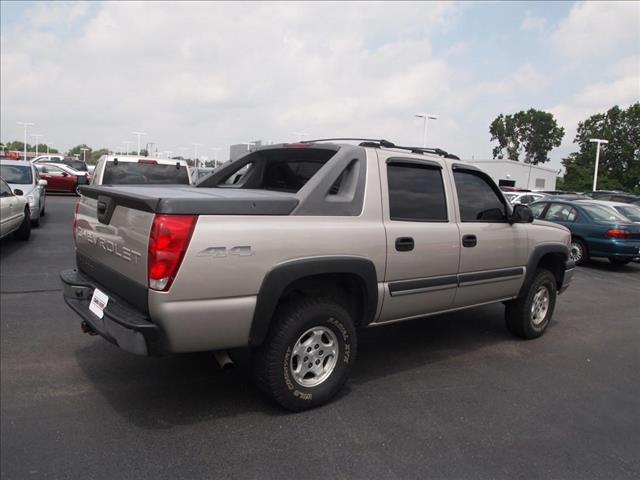 2004 Chevrolet Avalanche Base