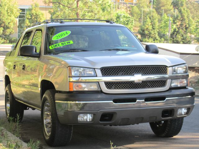 2004 Chevrolet Avalanche C350 4dr Sdn 3.5L Sport RWD Sedan