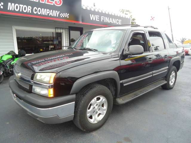2004 Chevrolet Avalanche C350 4dr Sdn 3.5L Sport RWD Sedan