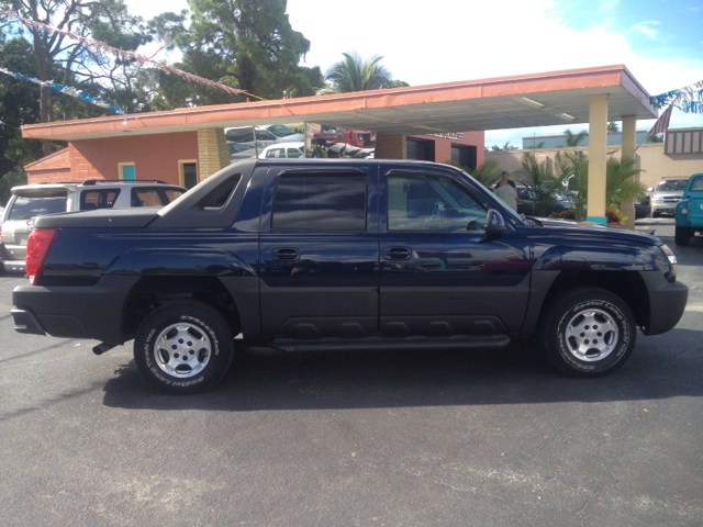 2004 Chevrolet Avalanche C350 4dr Sdn 3.5L Sport RWD Sedan