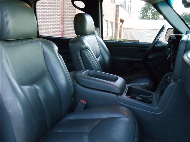2004 Chevrolet Avalanche SL1