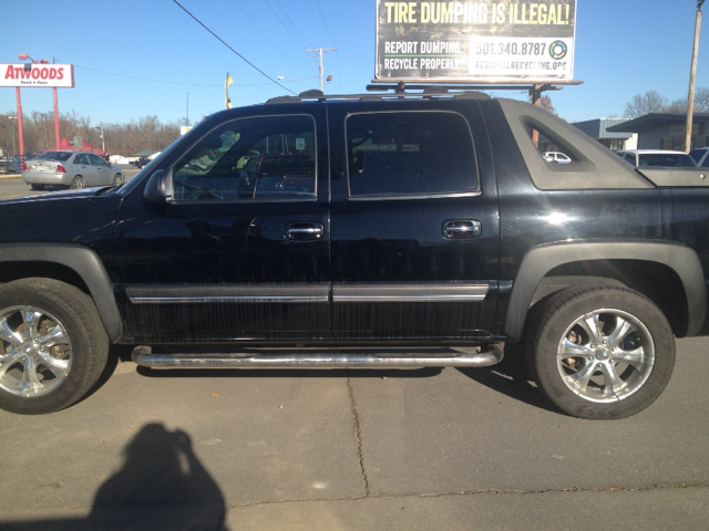 2004 Chevrolet Avalanche C350 4dr Sdn 3.5L Sport RWD Sedan