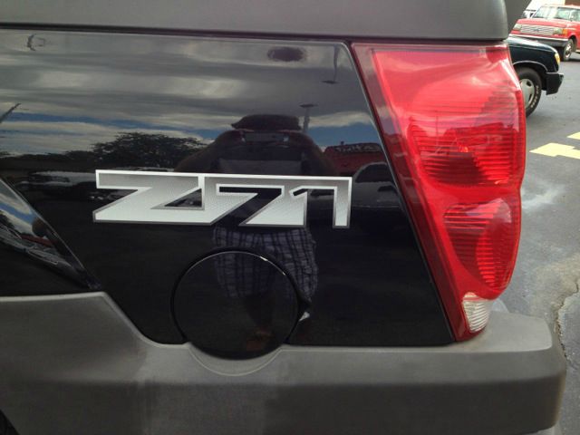 2004 Chevrolet Avalanche C350 4dr Sdn 3.5L Sport RWD Sedan