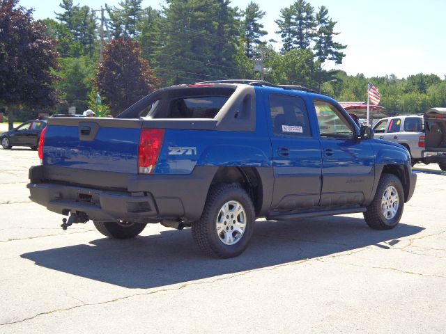 2004 Chevrolet Avalanche C350 4dr Sdn 3.5L Sport RWD Sedan