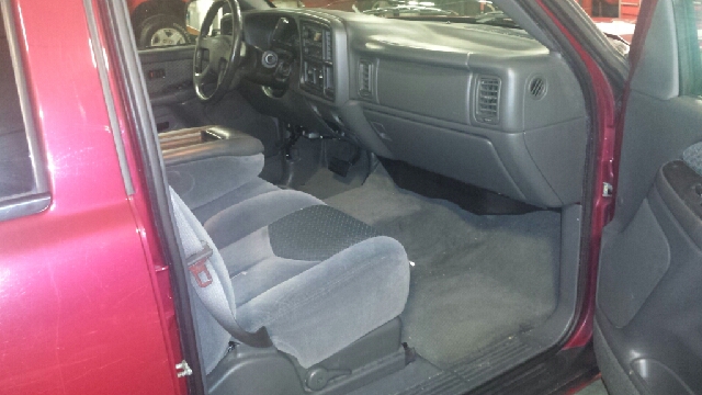 2004 Chevrolet Avalanche C350 4dr Sdn 3.5L Sport RWD Sedan