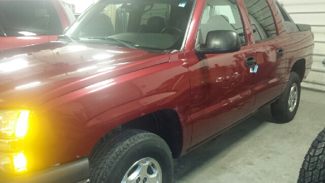 2004 Chevrolet Avalanche C350 4dr Sdn 3.5L Sport RWD Sedan