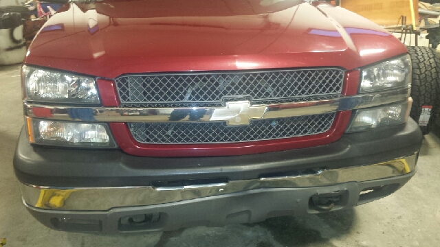 2004 Chevrolet Avalanche C350 4dr Sdn 3.5L Sport RWD Sedan