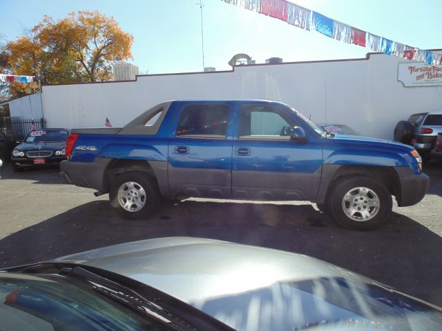 2004 Chevrolet Avalanche C350 4dr Sdn 3.5L Sport RWD Sedan