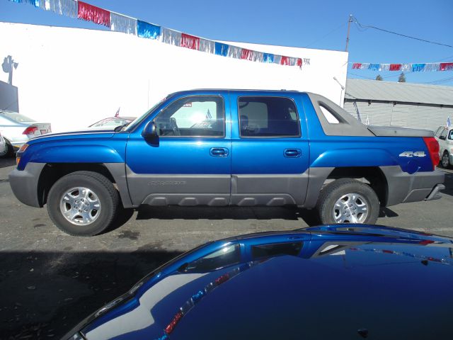 2004 Chevrolet Avalanche C350 4dr Sdn 3.5L Sport RWD Sedan