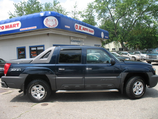 2004 Chevrolet Avalanche C350 4dr Sdn 3.5L Sport RWD Sedan
