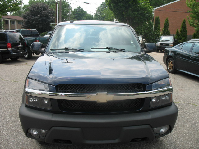 2004 Chevrolet Avalanche C350 4dr Sdn 3.5L Sport RWD Sedan