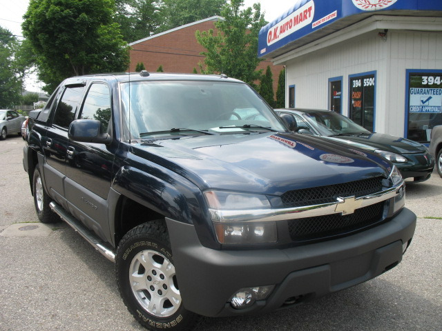 2004 Chevrolet Avalanche C350 4dr Sdn 3.5L Sport RWD Sedan