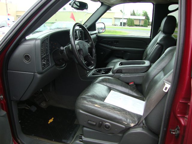 2004 Chevrolet Avalanche C350 4dr Sdn 3.5L Sport RWD Sedan