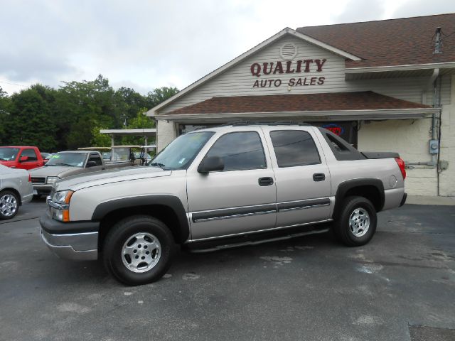 2004 Chevrolet Avalanche C350 4dr Sdn 3.5L Sport RWD Sedan