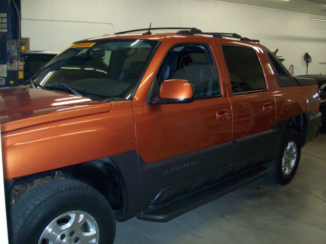 2004 Chevrolet Avalanche C350 4dr Sdn 3.5L Sport RWD Sedan
