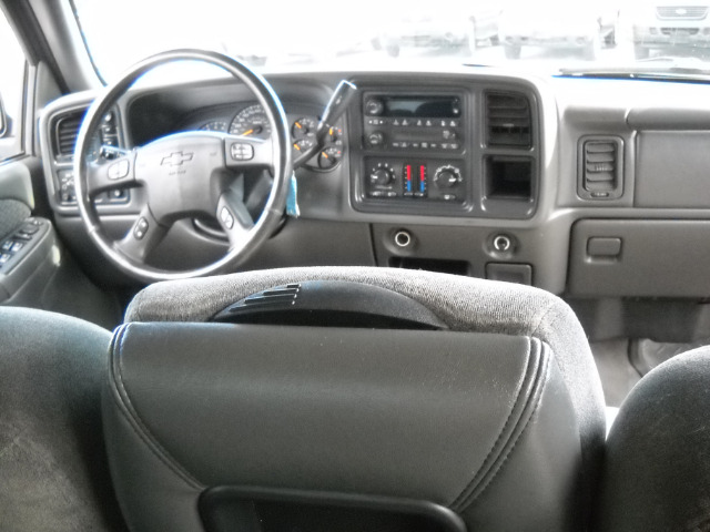 2004 Chevrolet Avalanche C350 4dr Sdn 3.5L Sport RWD Sedan