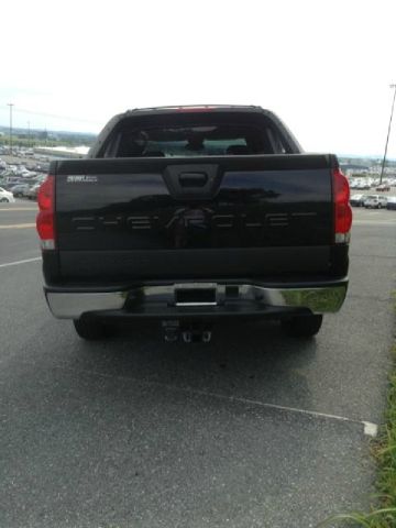 2004 Chevrolet Avalanche C350 4dr Sdn 3.5L Sport RWD Sedan