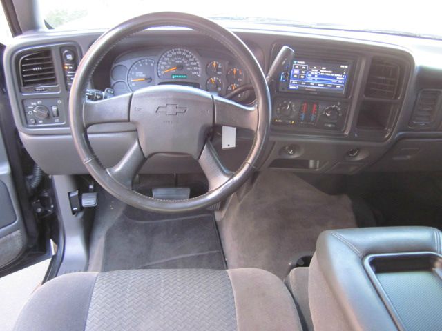 2004 Chevrolet Avalanche C350 4dr Sdn 3.5L Sport RWD Sedan