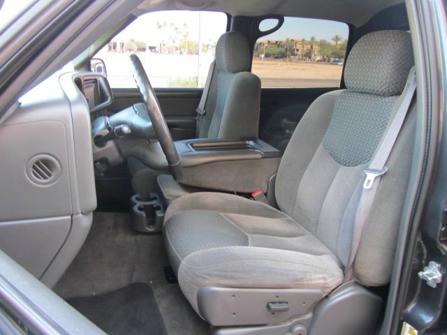 2004 Chevrolet Avalanche C350 4dr Sdn 3.5L Sport RWD Sedan