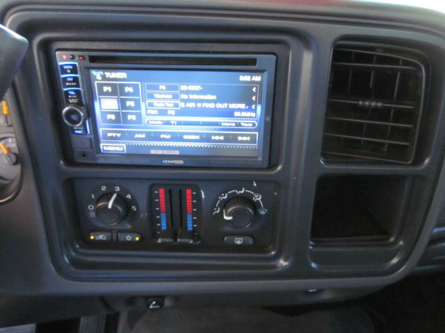 2004 Chevrolet Avalanche C350 4dr Sdn 3.5L Sport RWD Sedan