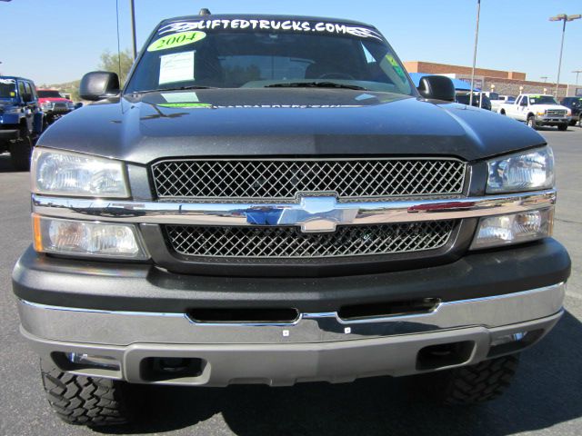 2004 Chevrolet Avalanche C350 4dr Sdn 3.5L Sport RWD Sedan