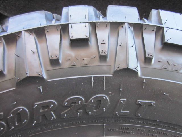 2004 Chevrolet Avalanche C350 4dr Sdn 3.5L Sport RWD Sedan