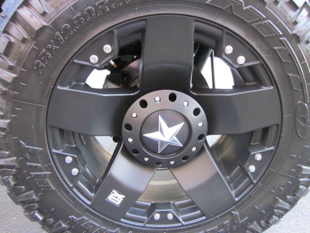 2004 Chevrolet Avalanche C350 4dr Sdn 3.5L Sport RWD Sedan