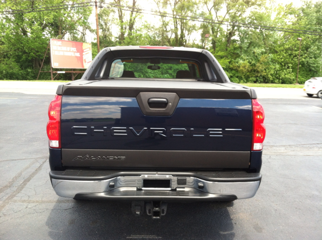 2004 Chevrolet Avalanche C350 4dr Sdn 3.5L Sport RWD Sedan
