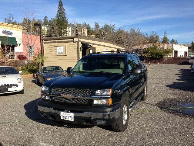 2004 Chevrolet Avalanche C350 4dr Sdn 3.5L Sport RWD Sedan
