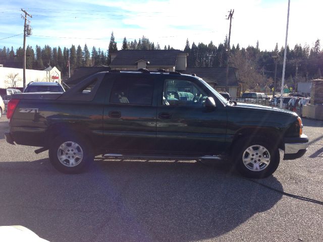 2004 Chevrolet Avalanche C350 4dr Sdn 3.5L Sport RWD Sedan