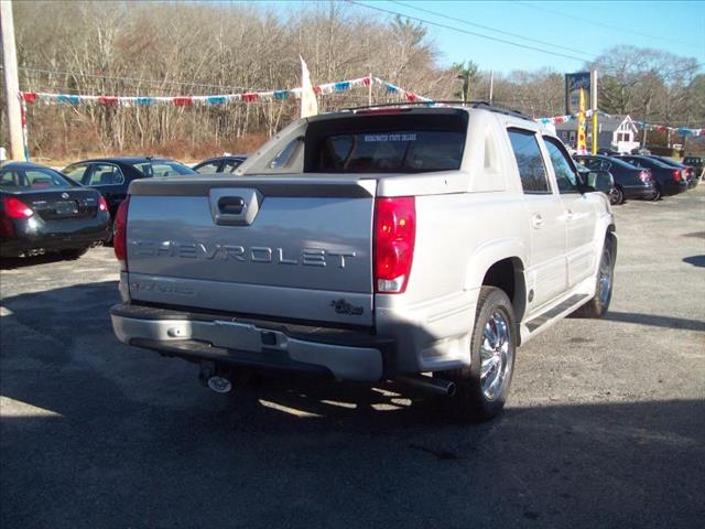 2004 Chevrolet Avalanche 325E