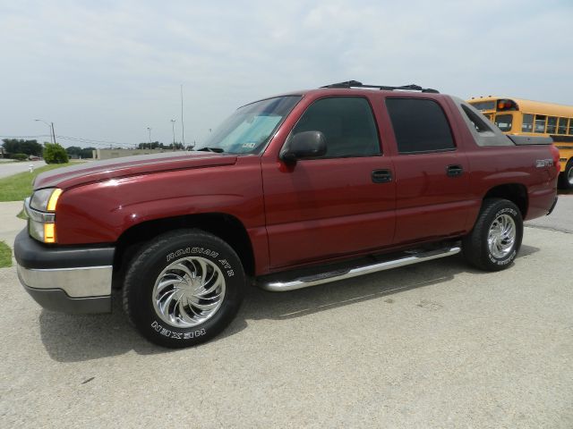 2004 Chevrolet Avalanche C350 4dr Sdn 3.5L Sport RWD Sedan