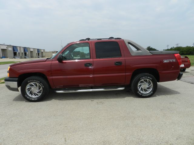 2004 Chevrolet Avalanche C350 4dr Sdn 3.5L Sport RWD Sedan