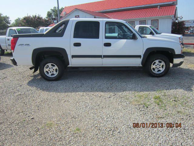 2004 Chevrolet Avalanche C350 4dr Sdn 3.5L Sport RWD Sedan