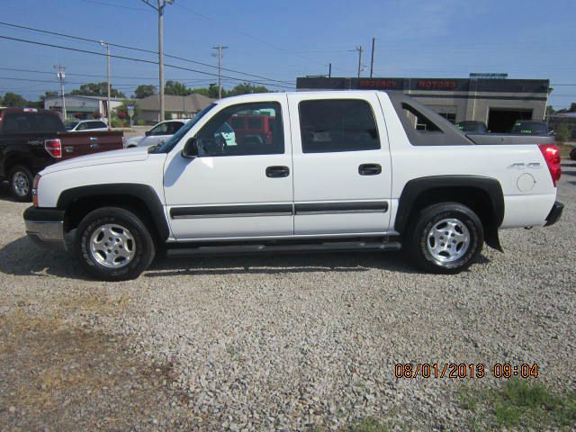 2004 Chevrolet Avalanche C350 4dr Sdn 3.5L Sport RWD Sedan