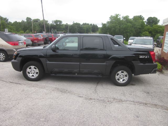 2004 Chevrolet Avalanche C350 4dr Sdn 3.5L Sport RWD Sedan