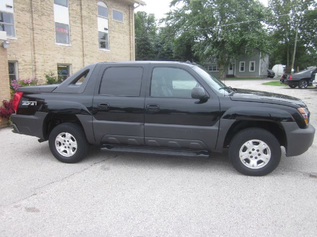 2004 Chevrolet Avalanche C350 4dr Sdn 3.5L Sport RWD Sedan