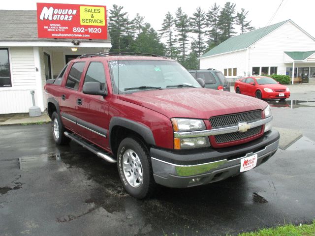 2004 Chevrolet Avalanche C350 4dr Sdn 3.5L Sport RWD Sedan