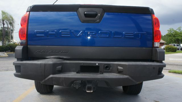 2004 Chevrolet Avalanche C350 4dr Sdn 3.5L Sport RWD Sedan