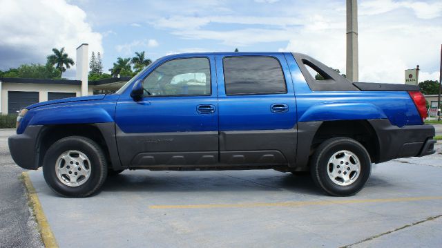 2004 Chevrolet Avalanche C350 4dr Sdn 3.5L Sport RWD Sedan