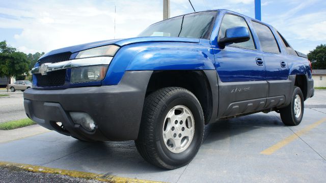 2004 Chevrolet Avalanche C350 4dr Sdn 3.5L Sport RWD Sedan