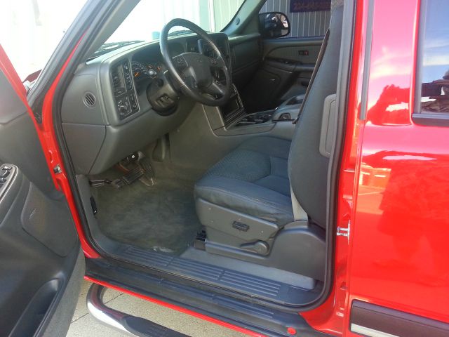 2004 Chevrolet Avalanche C350 4dr Sdn 3.5L Sport RWD Sedan