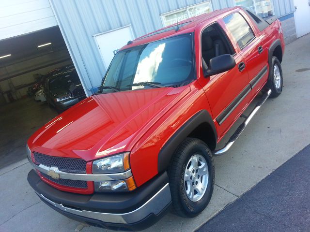 2004 Chevrolet Avalanche C350 4dr Sdn 3.5L Sport RWD Sedan