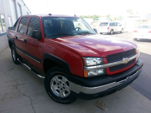 2004 Chevrolet Avalanche C350 4dr Sdn 3.5L Sport RWD Sedan