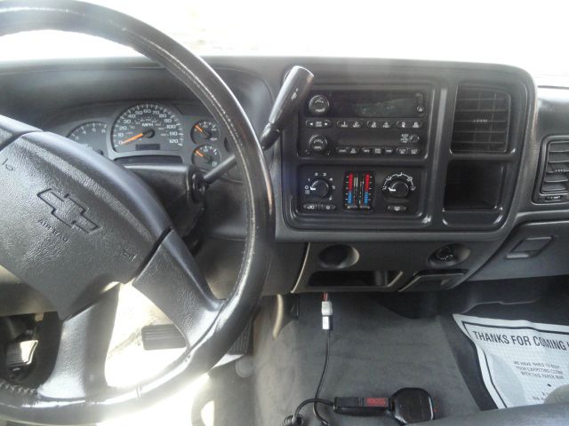 2004 Chevrolet Avalanche C350 4dr Sdn 3.5L Sport RWD Sedan