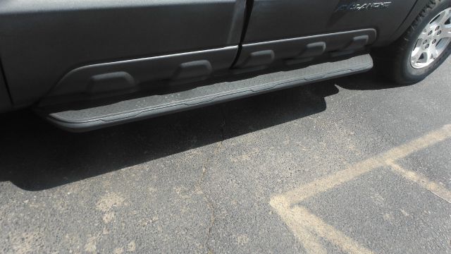 2004 Chevrolet Avalanche C350 4dr Sdn 3.5L Sport RWD Sedan