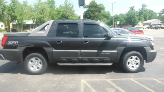 2004 Chevrolet Avalanche C350 4dr Sdn 3.5L Sport RWD Sedan