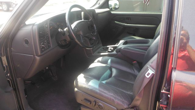 2004 Chevrolet Avalanche C350 4dr Sdn 3.5L Sport RWD Sedan